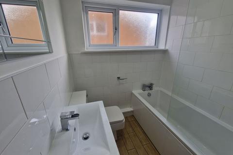 57 Apperley Way, Halesowen, B63 2PY