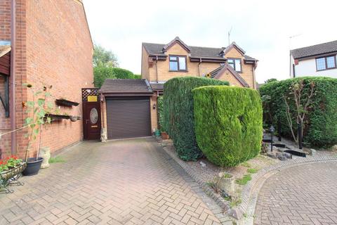 3 bedroom detached house for sale, Balmoral Close, Halesowen B62