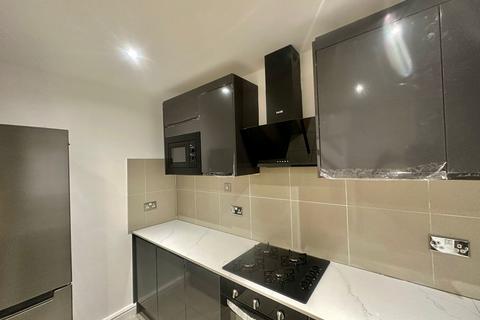 3 bedroom flat to rent, Willington Road, London SW9