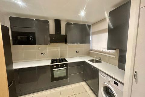 3 bedroom flat to rent, Willington Road, London SW9