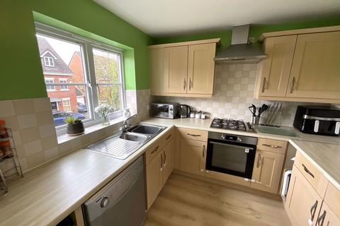 3 bedroom townhouse for sale, Dorothy Adams Close, Cradley Heath B64