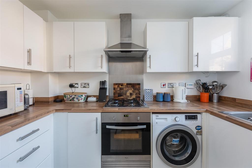 Woodlands Park 91 Kitchen-2.jpg
