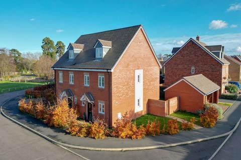 3 bedroom townhouse for sale, Gardener Crescent, Fenstanton, Huntingdon, Cambridgeshire, PE28 9PN