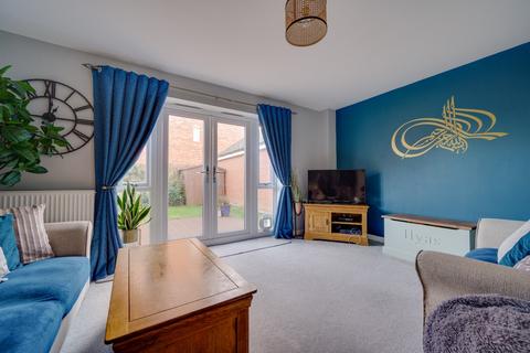 3 bedroom townhouse for sale, Gardener Crescent, Fenstanton, Huntingdon, Cambridgeshire, PE28 9PN