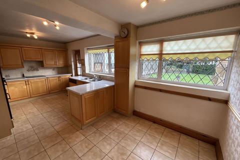 4 bedroom detached house for sale, Brackenfield Road, Halesowen B63