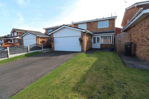 4 bedroom detached house for sale, Hamilton Avenue, Halesowen B62