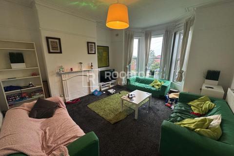 8 bedroom house to rent, Consort Terrace, Leeds LS3
