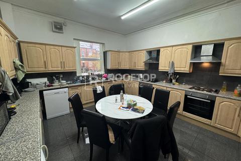 8 bedroom house to rent, Consort Terrace, Leeds LS3
