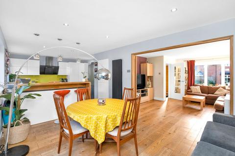 4 bedroom detached house for sale, Mallard Close, Haslemere, GU27