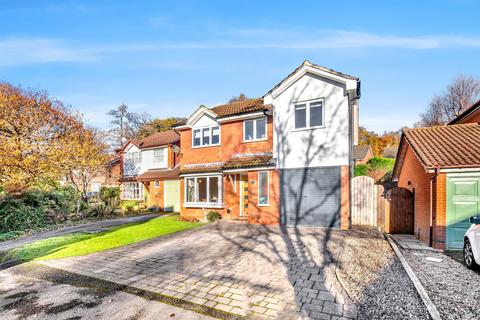 4 bedroom detached house for sale, Mallard Close, Haslemere, GU27