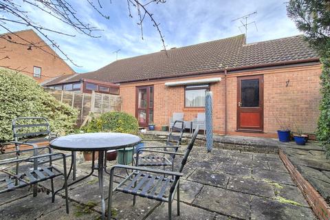 2 bedroom semi-detached bungalow for sale, St. Wulstan Way, Southam, CV47