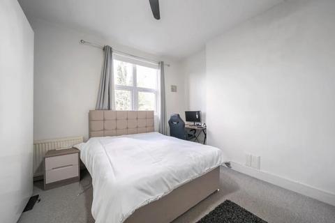 2 bedroom flat to rent, Loveridge Road, London, NW6