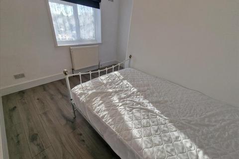 111 Downham Way, Bromley, BR1 5NZ