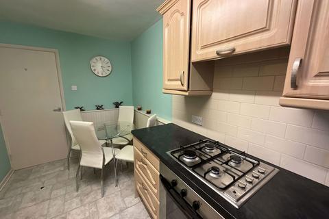 122 Apperley Way, Halesowen, B63 2XS