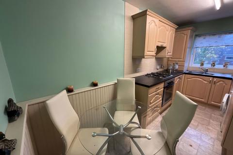 122 Apperley Way, Halesowen, B63 2XS