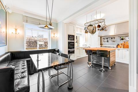 3 bedroom flat for sale, St. James's Place, London, SW1A