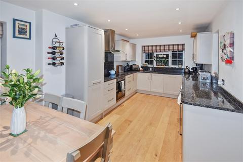 4 bedroom detached house for sale, Station Road, Quainton, Buckinghamshire.