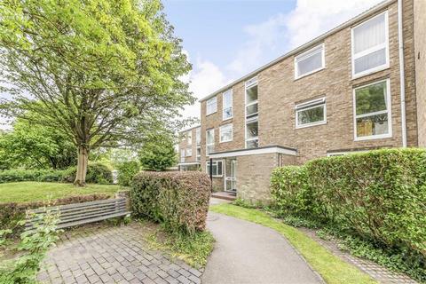 1 bedroom flat to rent, Harrowdene Gardens, Teddington TW11