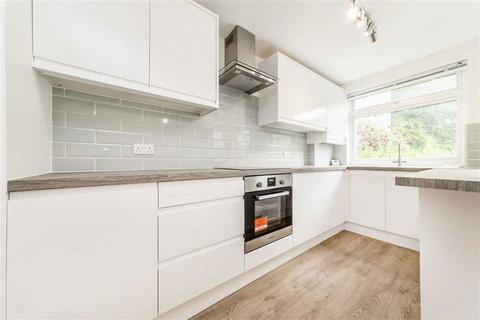 1 bedroom flat to rent, Harrowdene Gardens, Teddington TW11