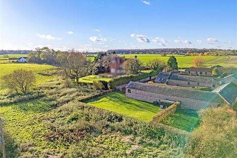 2 bedroom barn conversion for sale, CHAIN FREE stable conversion - Patient End, Furneux Pelham, Buntingford