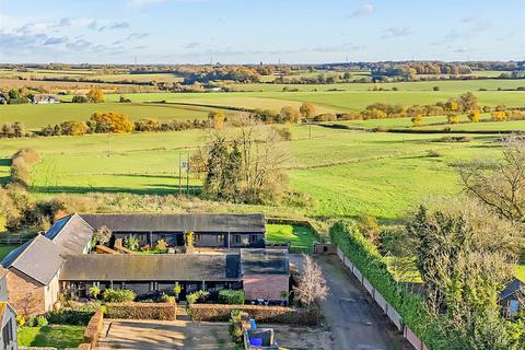 2 bedroom barn conversion for sale, CHAIN FREE stable conversion - Patient End, Furneux Pelham, Buntingford