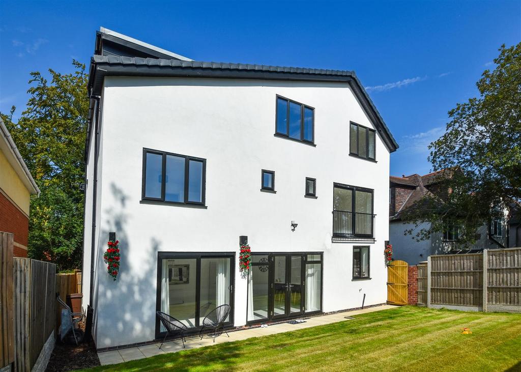 83 A Goldthorn Hill-02.jpg