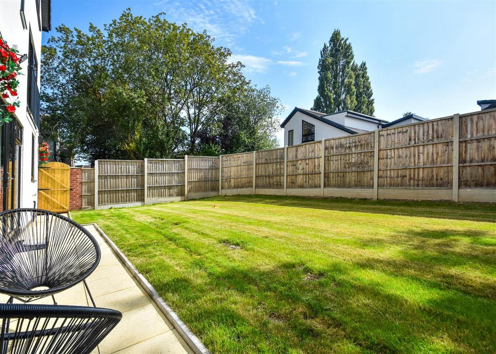 83 A Goldthorn Hill-03.jpg
