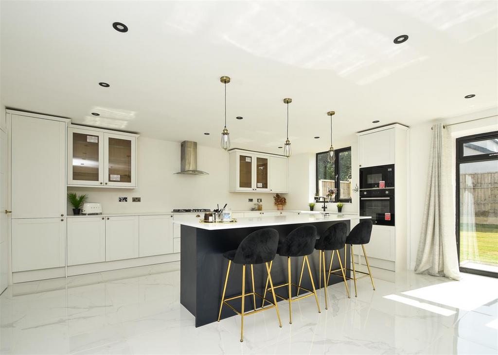 83 A Goldthorn Hill-22.jpg