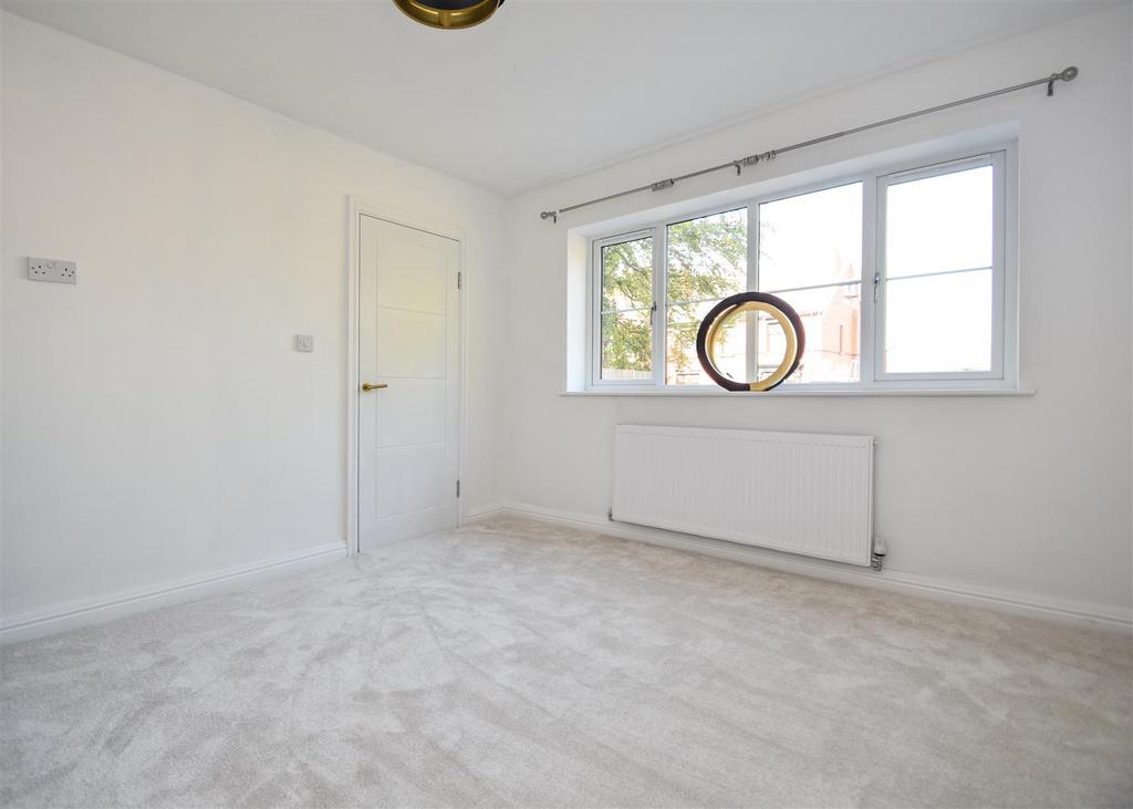 83 A Goldthorn Hill-18.jpg