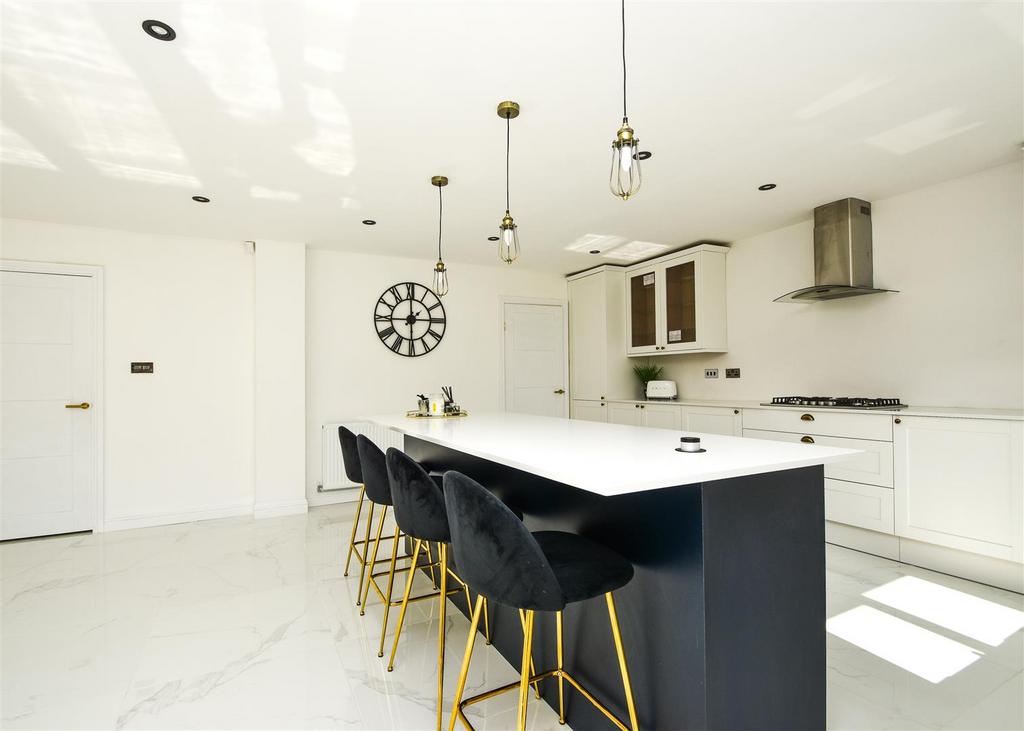 83 A Goldthorn Hill-21.jpg