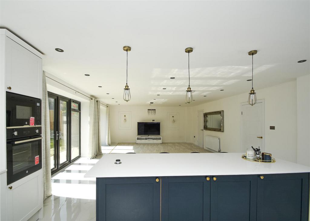 83 A Goldthorn Hill-20.jpg