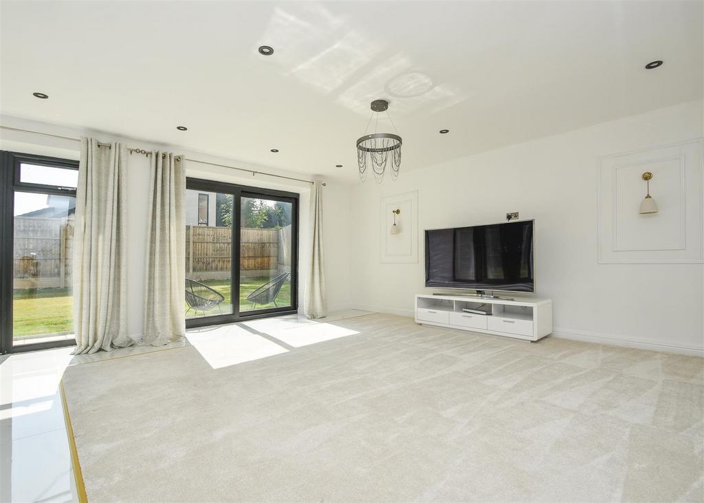 83 A Goldthorn Hill-23.jpg