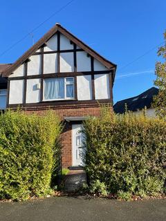 3 bedroom semi-detached house to rent, Fourth Avenue, Hull Road