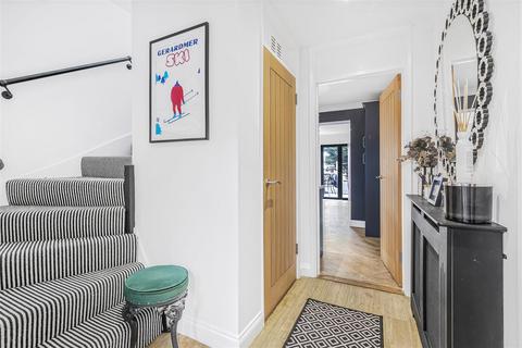 4 Worcester Close, Istead Rise, Gravesend, DA13 9LB