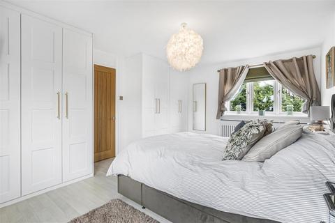 4 Worcester Close, Istead Rise, Gravesend, DA13 9LB
