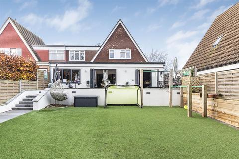4 Worcester Close, Istead Rise, Gravesend, DA13 9LB