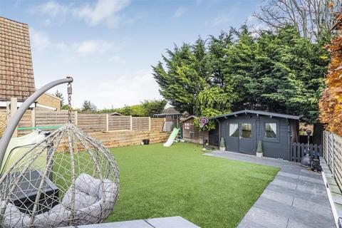 4 Worcester Close, Istead Rise, Gravesend, DA13 9LB