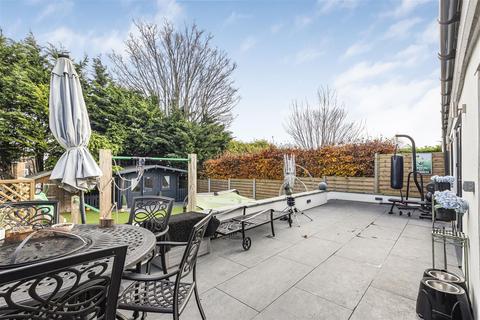 4 Worcester Close, Istead Rise, Gravesend, DA13 9LB