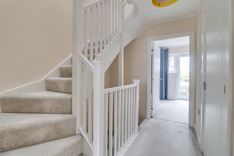 14 Brookside Crescent, Westcliff-on-sea, SS0 0EL