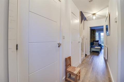 14 Brookside Crescent, Westcliff-on-sea, SS0 0EL