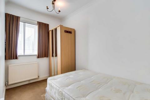 2 bedroom flat for sale, Shepherds Bush Road, Hammersmith W6 7PJ