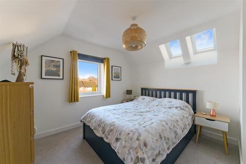 3 bedroom end of terrace house for sale, Portland Drive, Merstham RH1