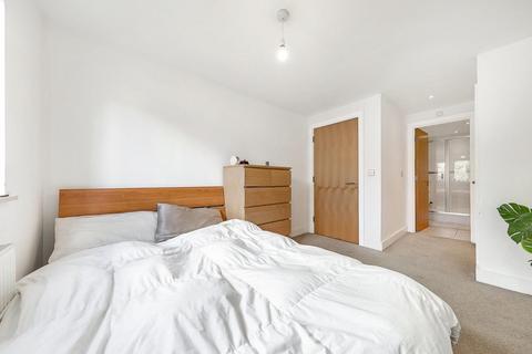 2 bedroom flat to rent, Stane Grove, SW9