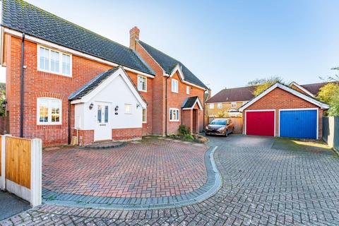 3 bedroom semi-detached house to rent, Acorn Way, Dereham, NR19