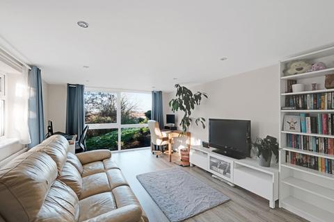 Flat 3a, Elm Court Elm Green Close, Worcester, WR5 3HD