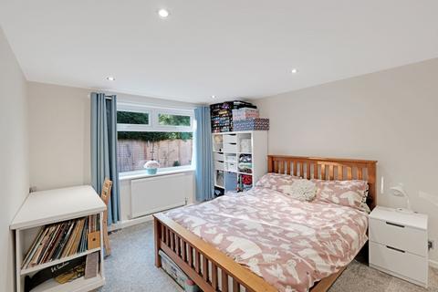 Flat 3a, Elm Court Elm Green Close, Worcester, WR5 3HD
