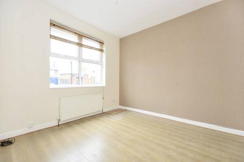 4 bedroom terraced house to rent, St Anns Crescent, Earlsfield, London, SW18