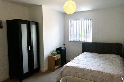 2 bedroom flat to rent, Ladywell Point,