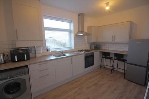 2 bedroom semi-detached house to rent, Brooklands Avenue, Rossendale BB4