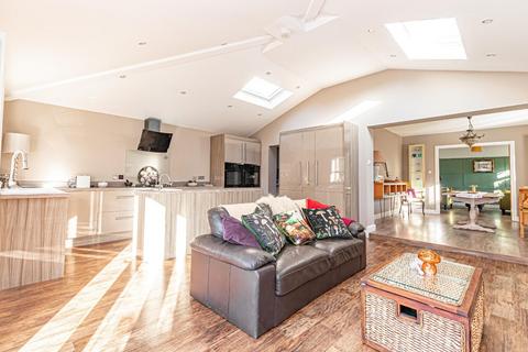 4 bedroom detached house for sale, Nightingale Road, Wendover, Aylesbury